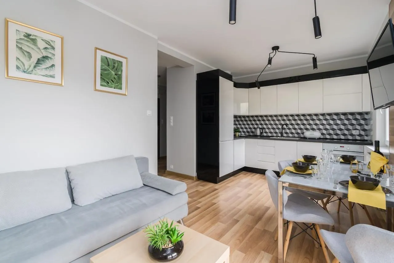 Apartment Różana Poznań by Renters 0*,