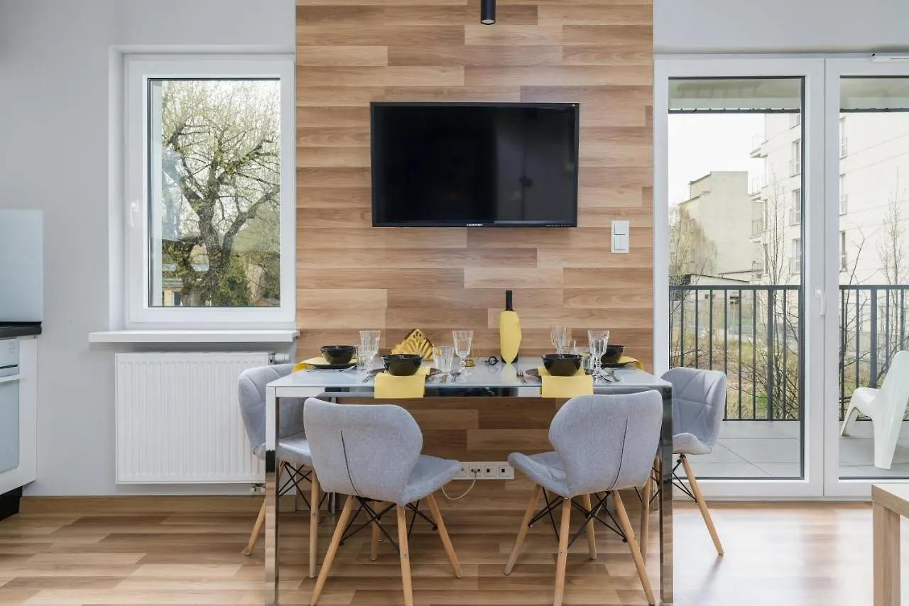 Apartment Różana Poznań by Renters 0*,