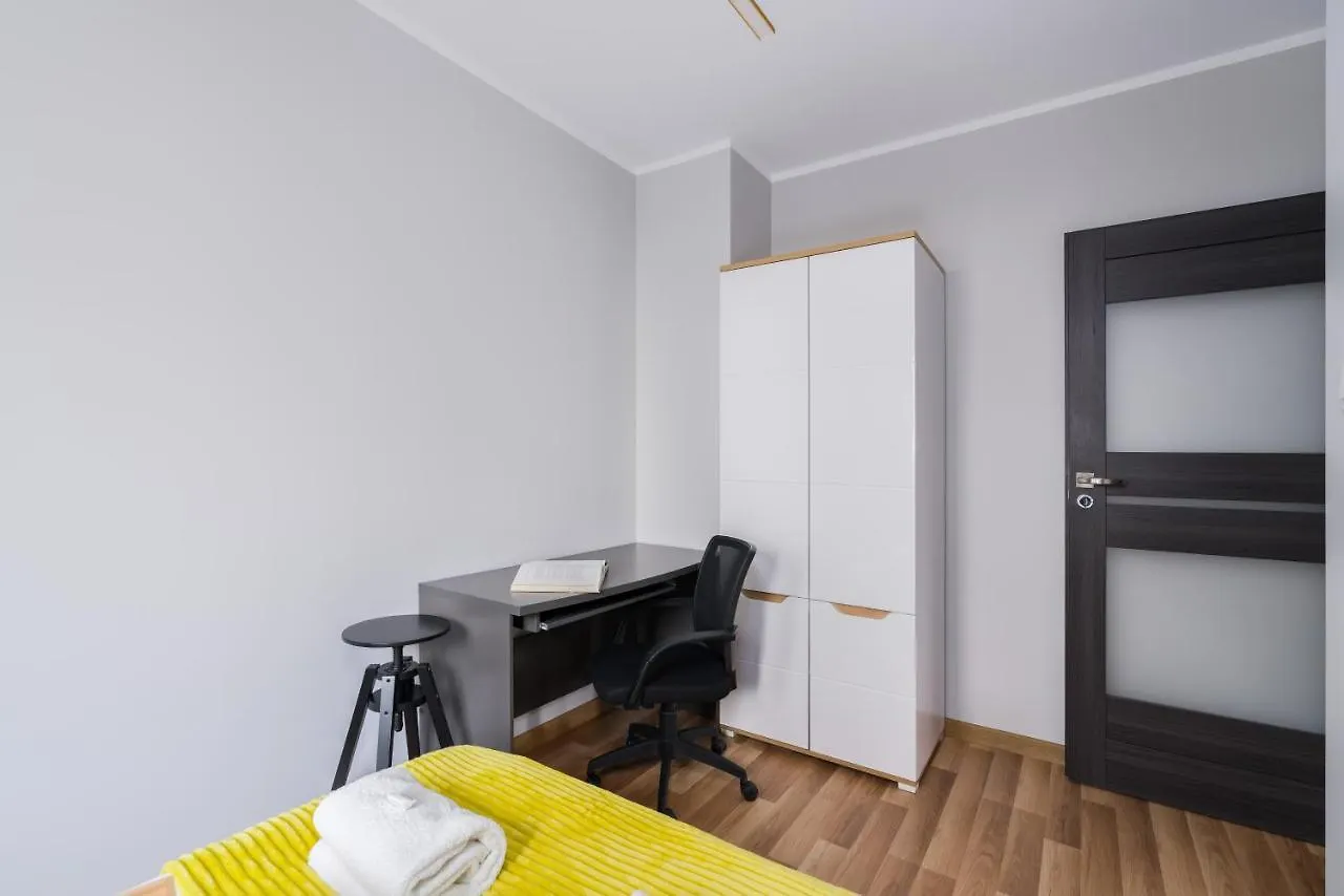 Apartment Różana Poznań by Renters 0*,  Polska