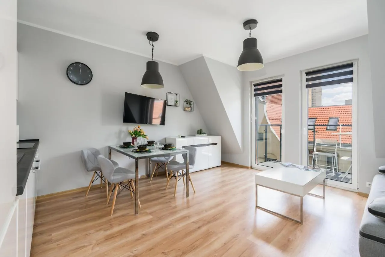 Apartment Różana Poznań by Renters